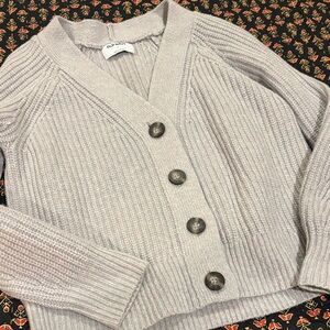 Old navy cropped v neck chunky cardigan small